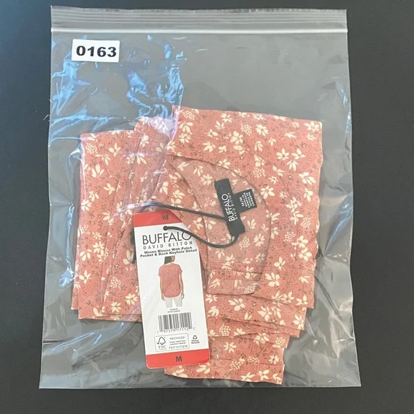 NWT Women's Short Sleeve Keyhole Floral Blouse Pink Medium - Picture 6 of 6